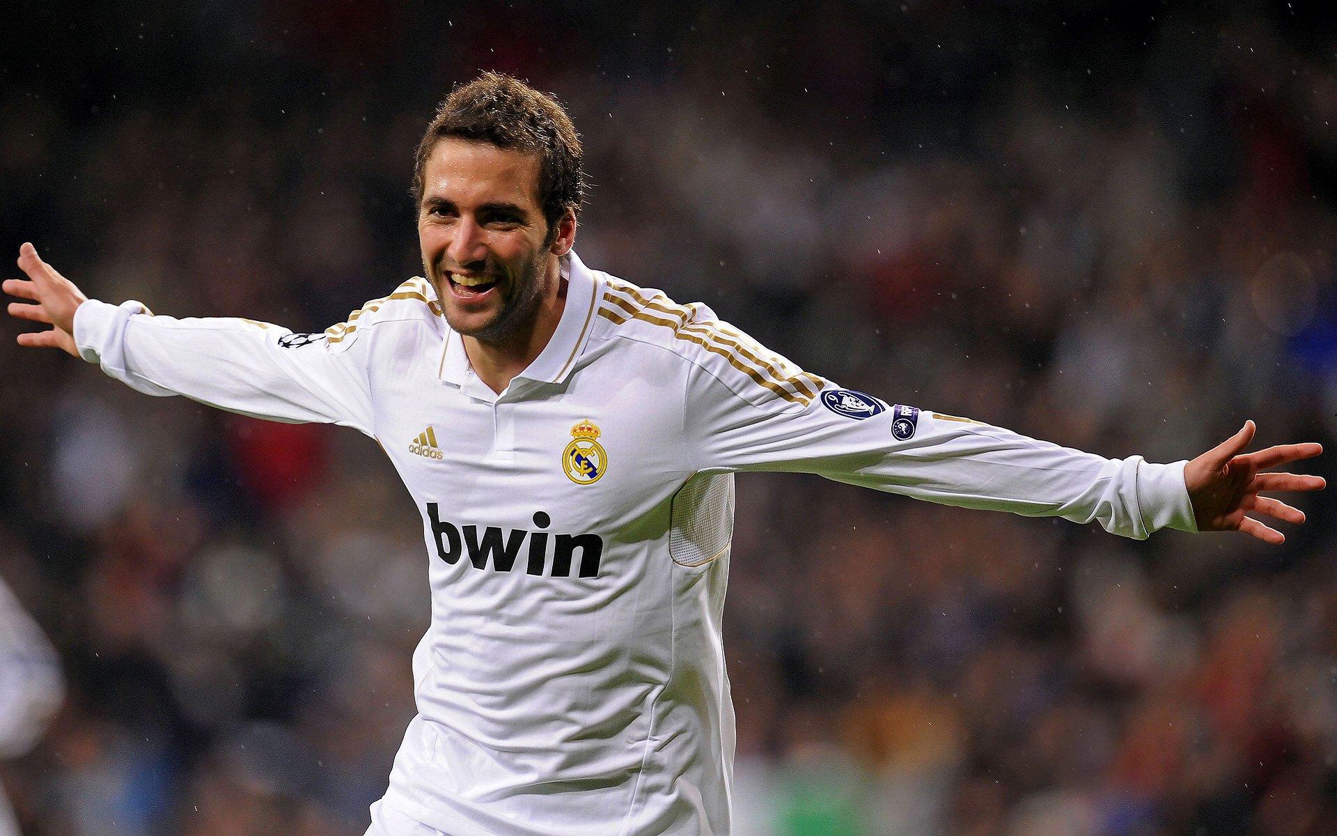 梅西第八次荣膺金球奖 刷新足坛历史纪录