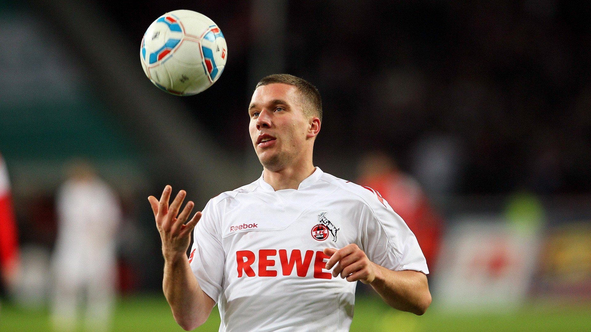 B体育-极限运动热潮席卷全球，挑战人类体能新高度